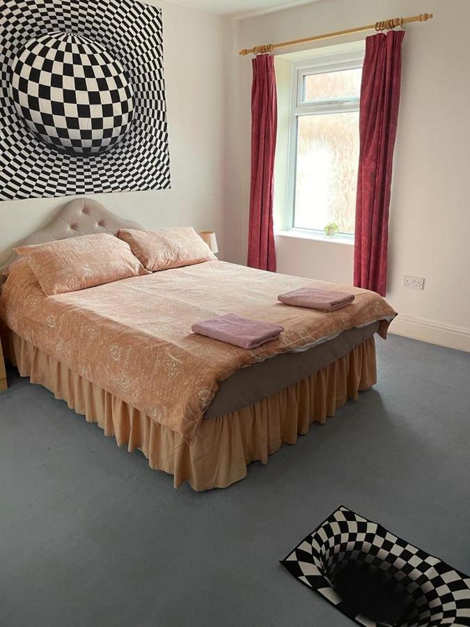 The Blue Moon Bed & Breakfast Blackpool Exterior photo