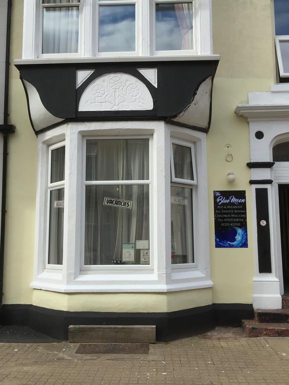 The Blue Moon Bed & Breakfast Blackpool Exterior photo