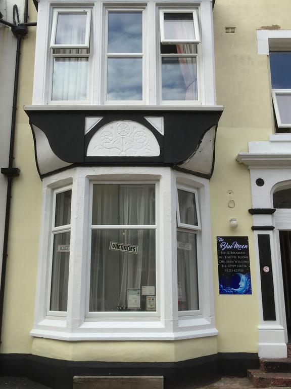 The Blue Moon Bed & Breakfast Blackpool Exterior photo